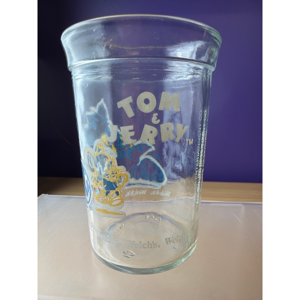 Vintage 1991 Tom & Jerry Welch's Glass Soccer Sports Cartoon Glass